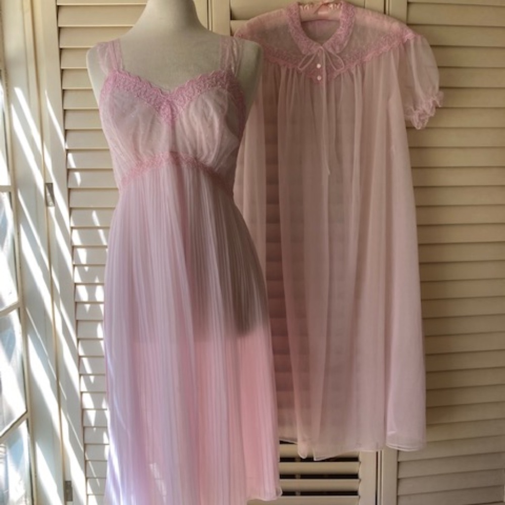 Vintage Seamprufe Waltz Length Peignoir Set